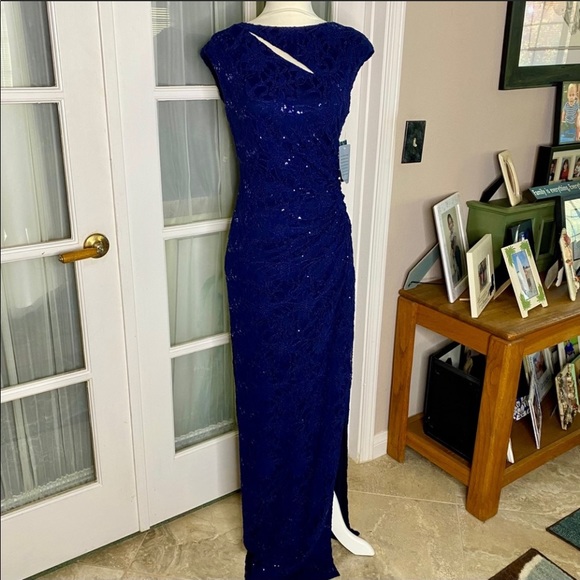 🆕 Gorgeous Navy Sequined Gown - Picture 3 of 14